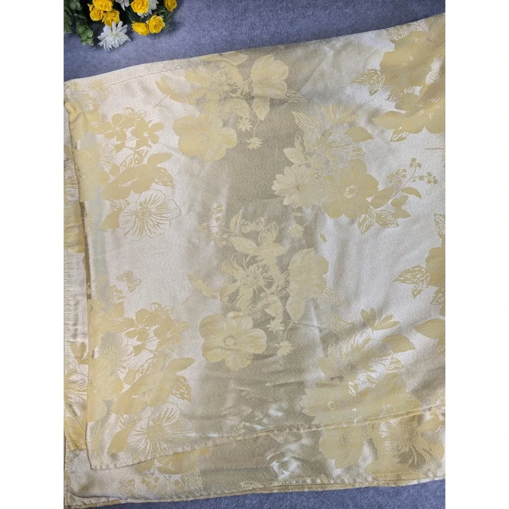 Kohls Blossoms & Blooms Yellow Floral Damask Tablecloth 54x110 Rectangle
